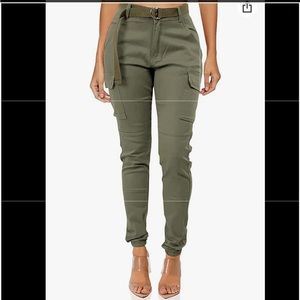 Green cargo pants with belt
